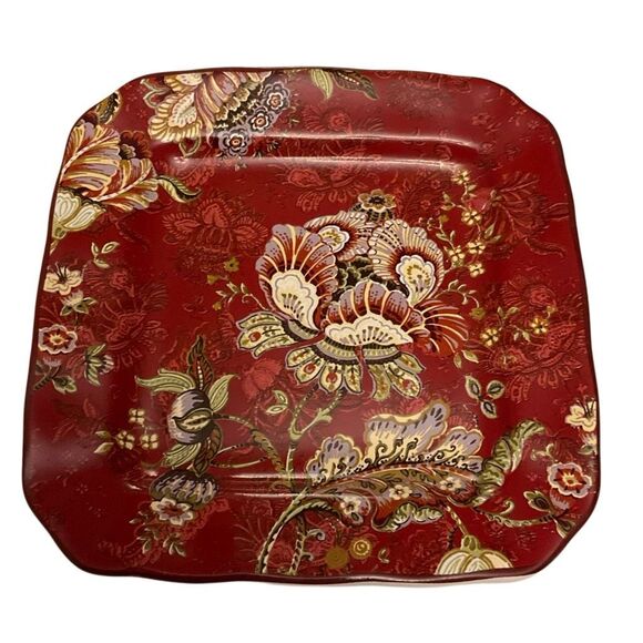 Gabrielle Red Scalloped Edge Appetizer Dish/Jewelry Tray - Picture 4 of 10